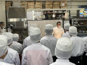 特別授業「寿司日本料理 葵代表取締役 渕田仁志先生」｜お知らせ