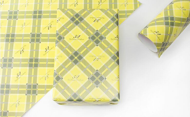 洋紙に特色印刷とエンボス加工を施したパン屋の包装紙｜制作事例｜東京