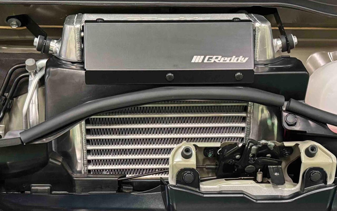 純正比1.58倍の大容量！ハイエース乗り必見のインタークーラーキット