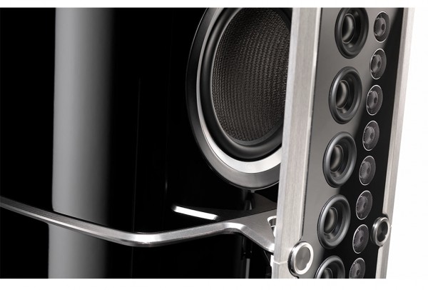mc-speakers-1-600x406.jpg