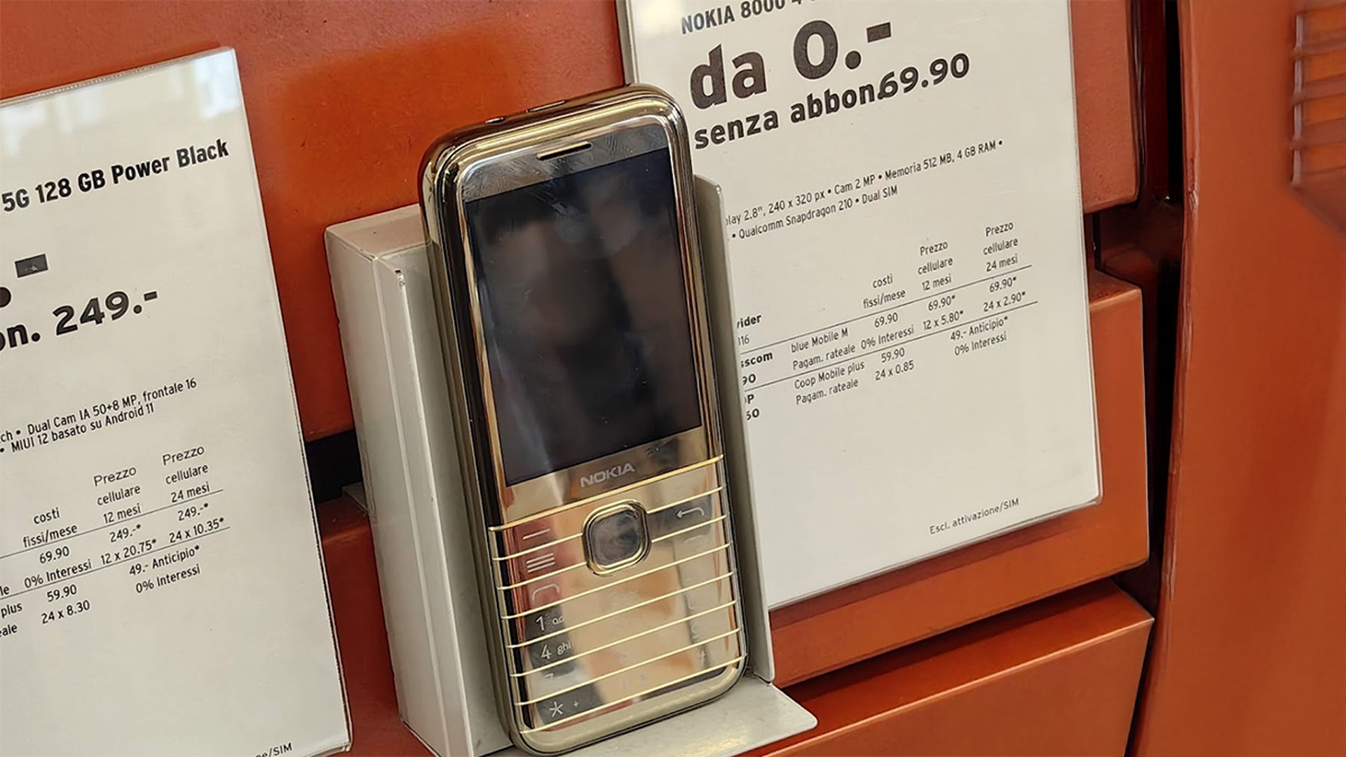 自分のケータイが600円でつくれる！ ※ただし2000台から（スマホ沼