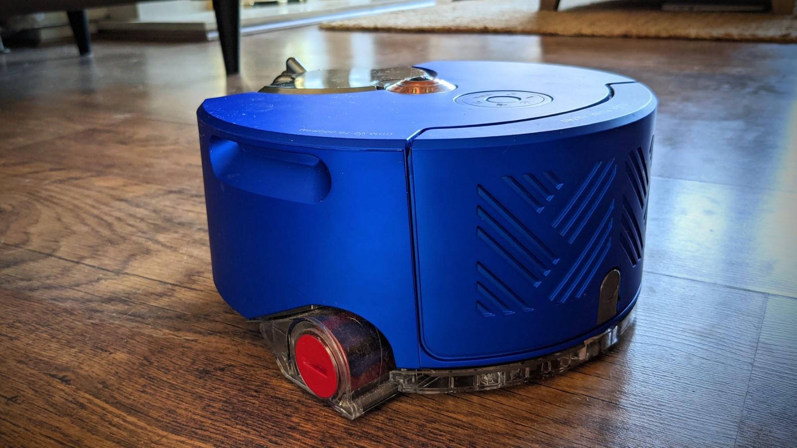 Dyson 360 Heurist Review: Extravagant & Expensive - Tech Advisor