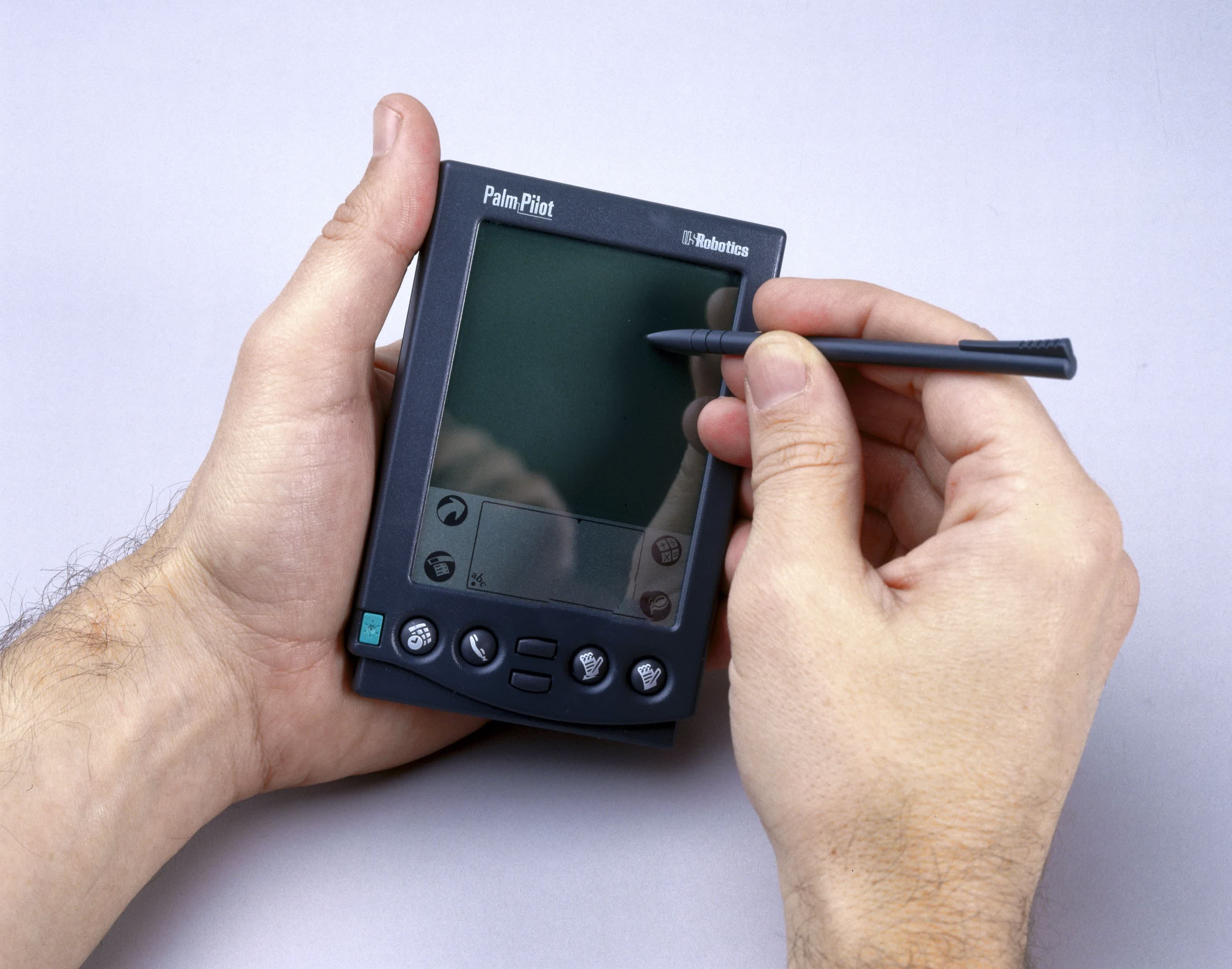 Palm Pilot: The Tablet That Schooled Apple | TechSpot