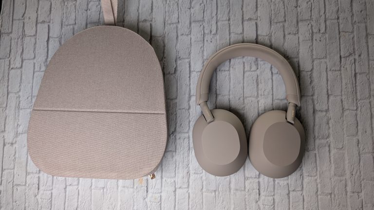 Sony Releases 1000XM5 Headphones in “Smoky Pink” Color in