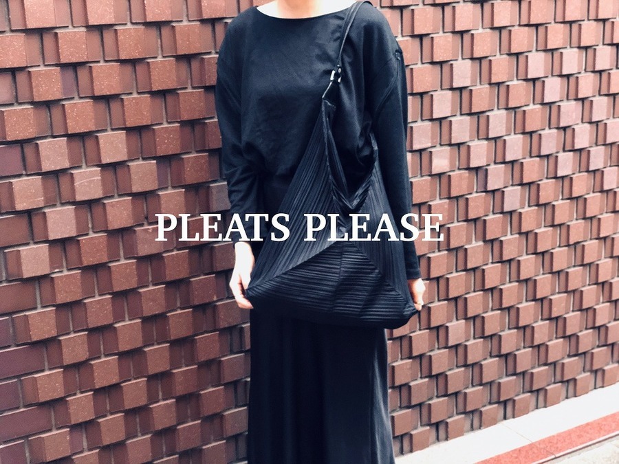 PLEATS PLEASE/プリーツプリーズよりショルダーバッグのご紹介です