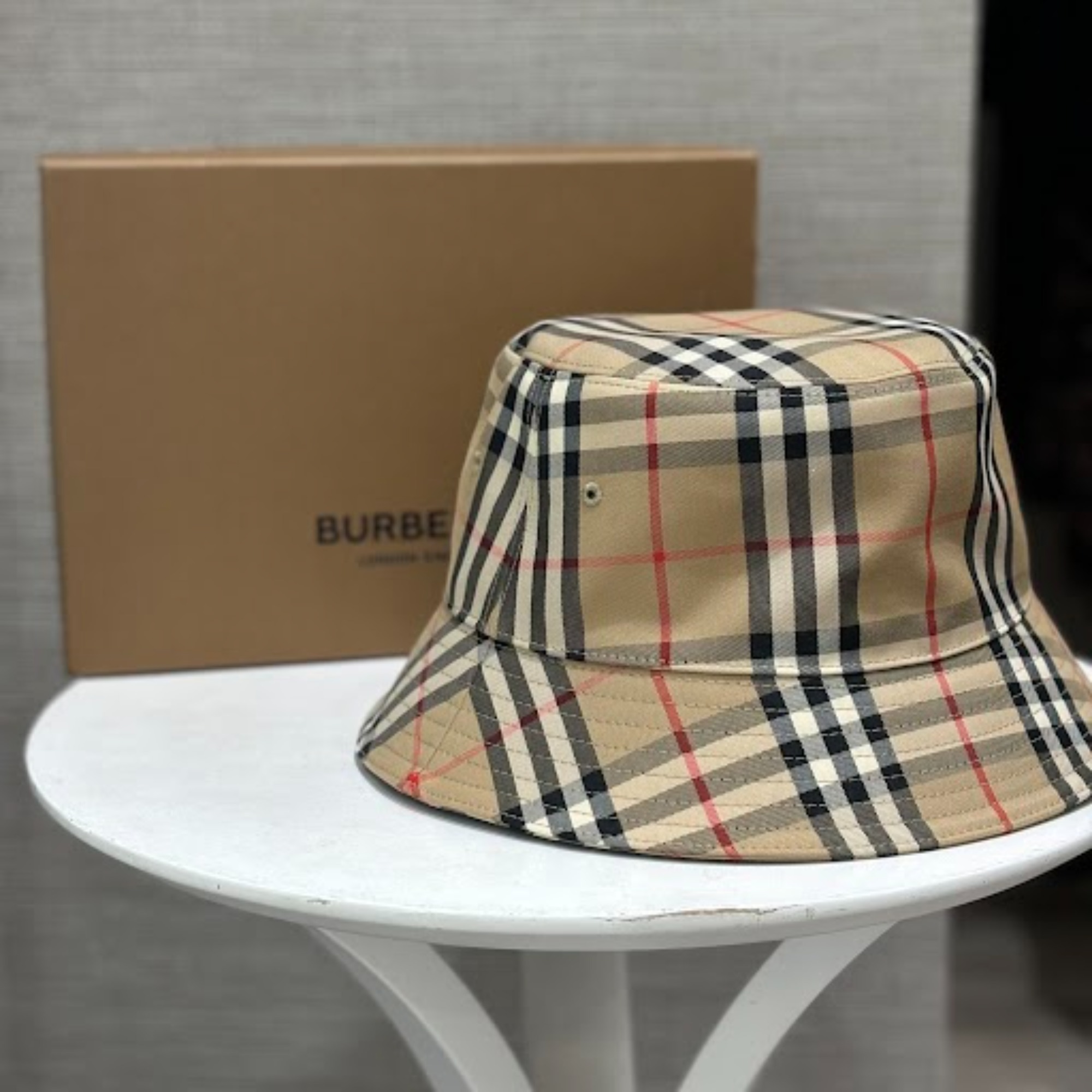 BURBERRY LONDON /バーバリーロンドン】より【バケットハット 】を買取