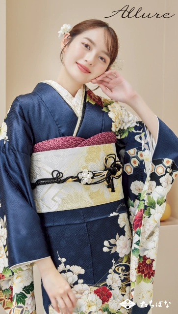 加藤 栞 ×Allure（アリュール）の振袖-紺|成人記念の新作振袖ご紹介