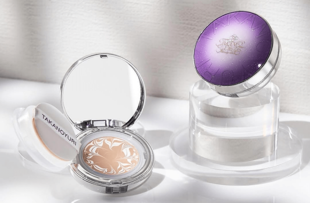 エステファクト ジュエリーパクト（ホワイト）(本品): ベースメイク