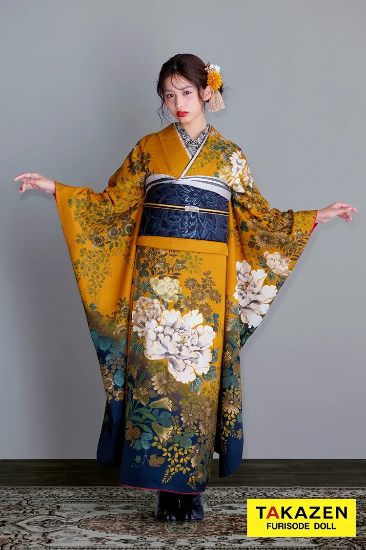 ヴィンテージスタイル からし/黒 牡丹柄 ノスタルジック 個性的振袖