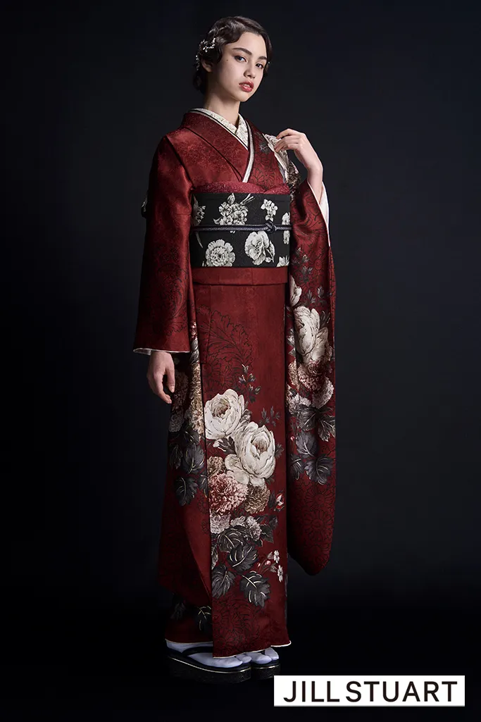 玉城ティナ×紅一点ブランド振袖 ワインレッド/エンジ 牡丹柄/桜柄 王道