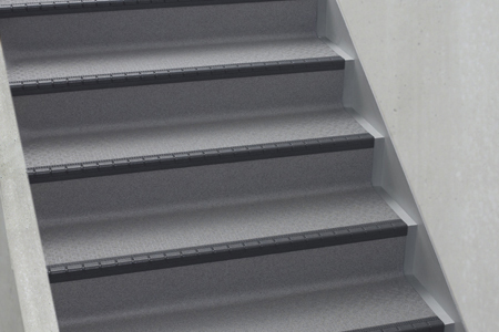 タキステップ5W | 製品情報 | タキロンマテックス株式会社 [床材改修]