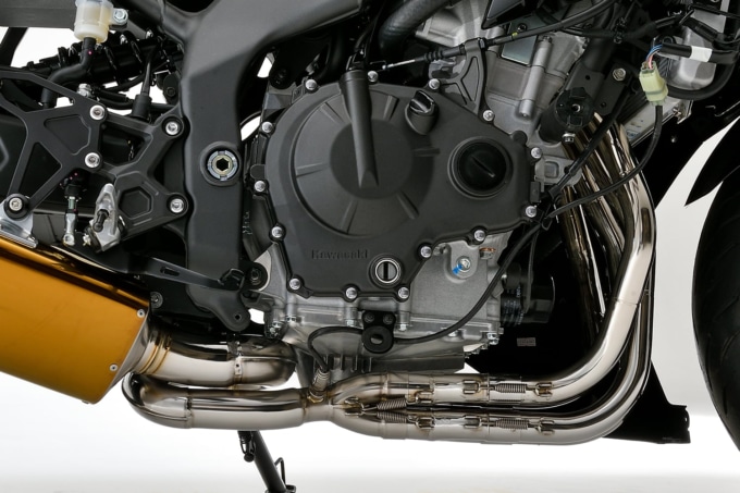 全域での出力向上！公道走行可能なヤマモトレーシングのZX-25R用チタン