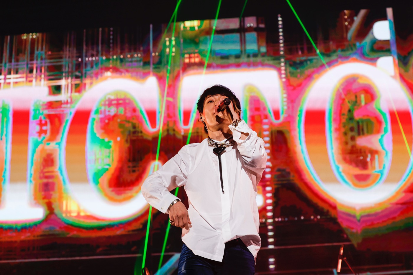 UVERworldが自身初スタジアムライブ2days開催をサプライズ発表。2日目