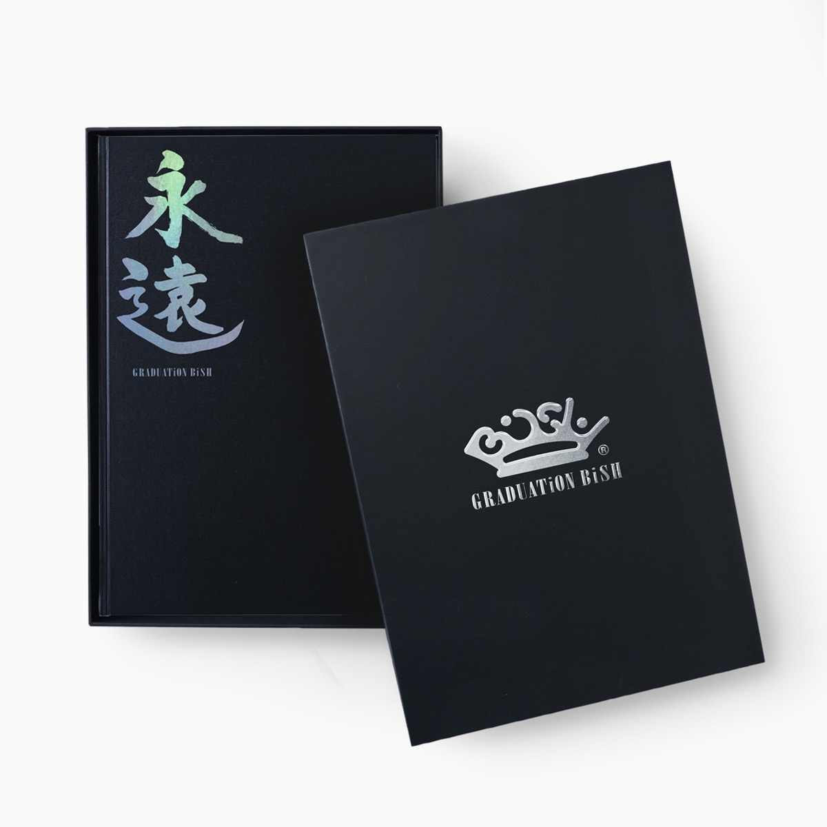 BiSH、6人の8年3ヵ月の歩みを綴った卒業アルバム本『GRADUATiON BiSH