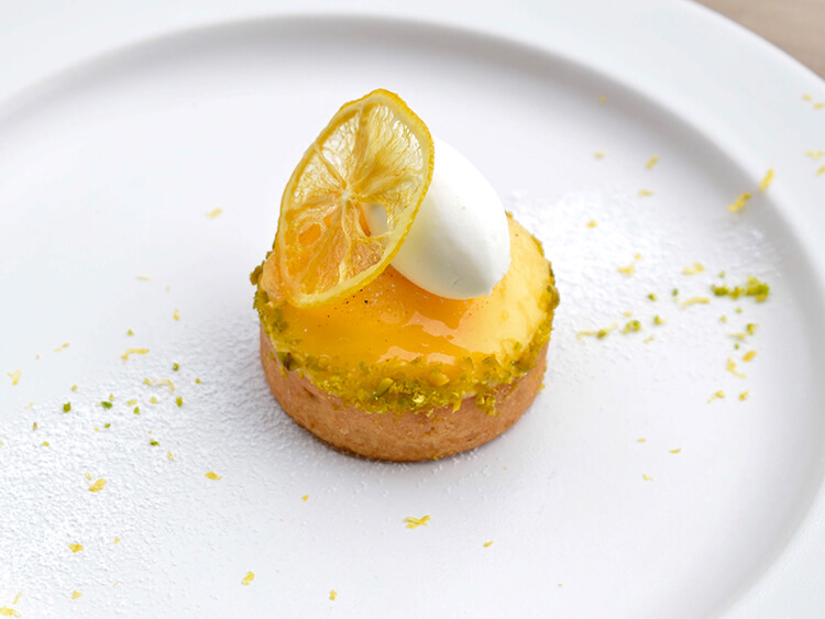 レモンタルト | カフェ 相楽園パーラー | THE SORAKUEN 旧：相楽園会館