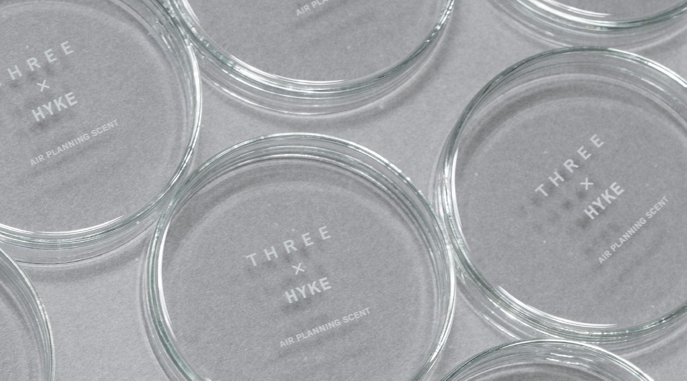 THREE × HYKE AIR PLANNING SCENT REVERSIBILITY | THREE（スリー）