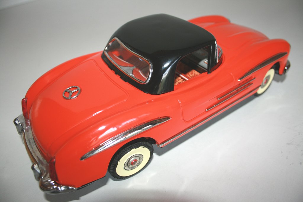 NOMURA/SHOWA 50'S 11 INCHES JAPAN BATTERY OPERATED VINTAGE TIN TOY