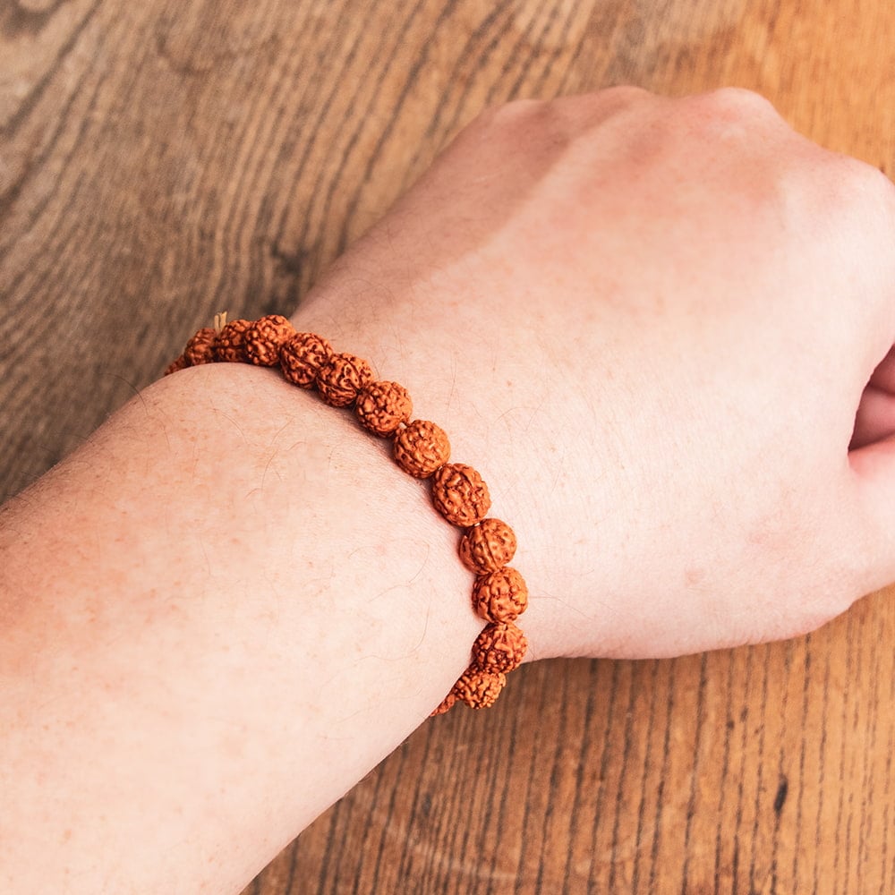 ルドラクシャのブレスレット 聖なる菩提樹の実 の通販 - TIRAKITA.COM