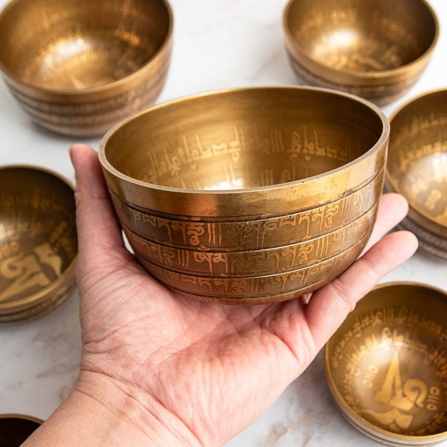 チャクラ シンギングボウルセット 彫り込み仕上 の通販[送料無料