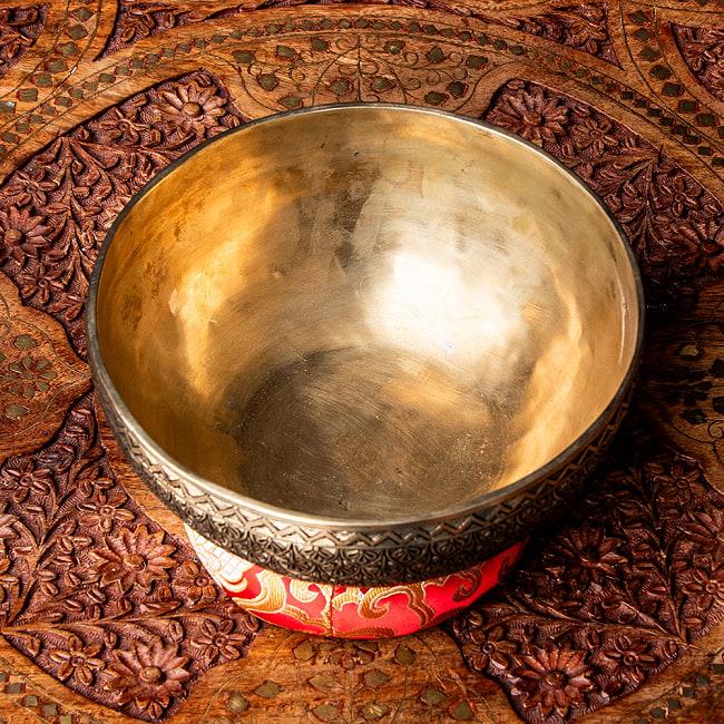 一点物】龍鱗柄 彫琢深彫仕上げ シンギングボウル 直径19cm程度 音階D#