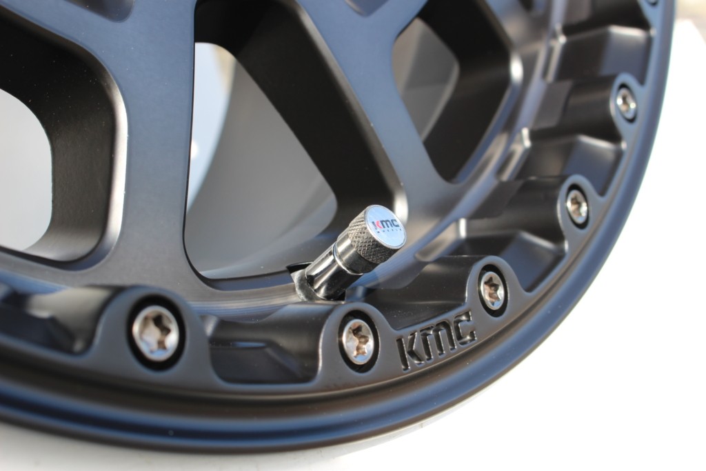 KMC KM718 SUMMIT | 株式会社タイヤスクエアミツヤ