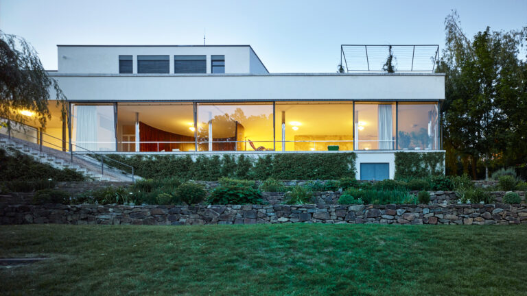 VILLA TUGENDHAT - MIES VAN DER ROHE