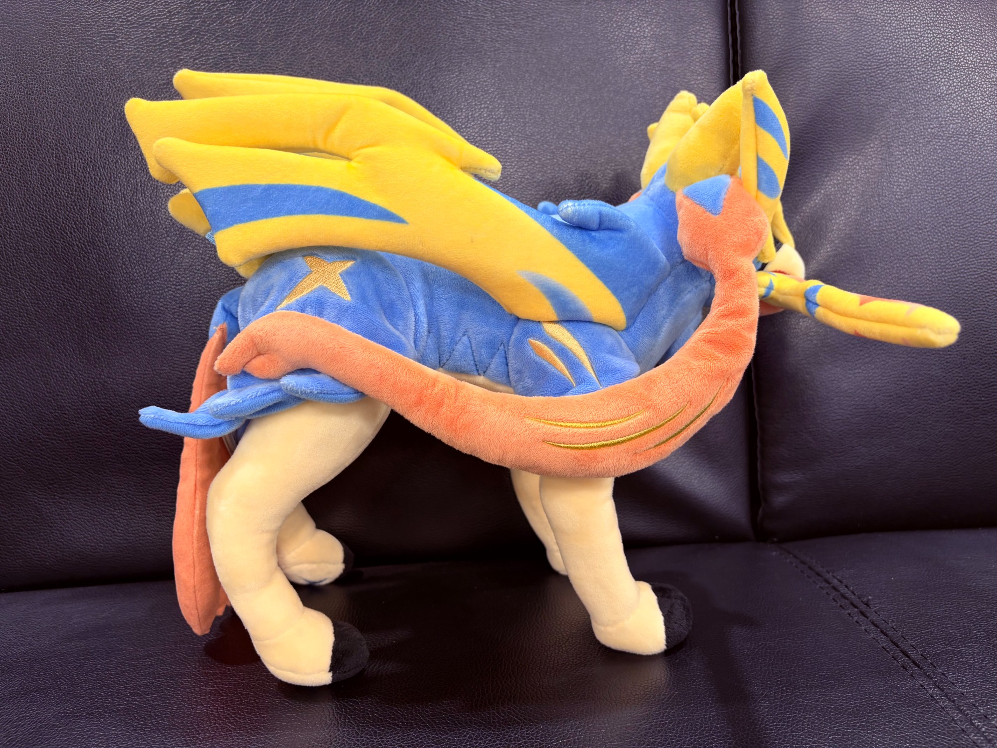 伝説のポケモン！！【Pokemon Center】ザシアン ぬいぐるみ が買取入荷