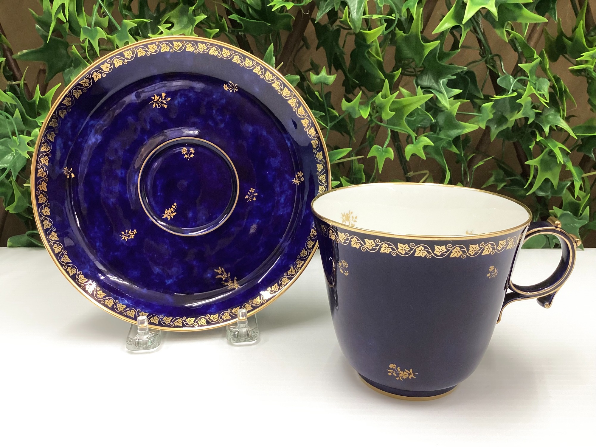 新入荷！】フランス製 SEVRES（セーブル）カップ＆ソーサーのご紹介