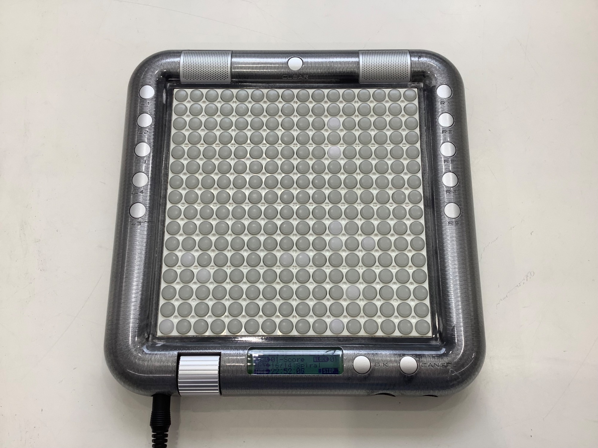 買取入荷！YAMAHAより美しいシーケンサー電子楽器 TENORI-ON