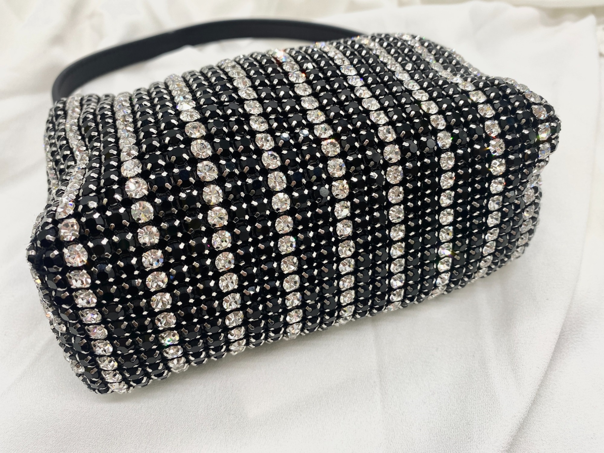 ラインストーンの輝きに注目！】ALEXANDER WANG(アレキサンダーワン)の