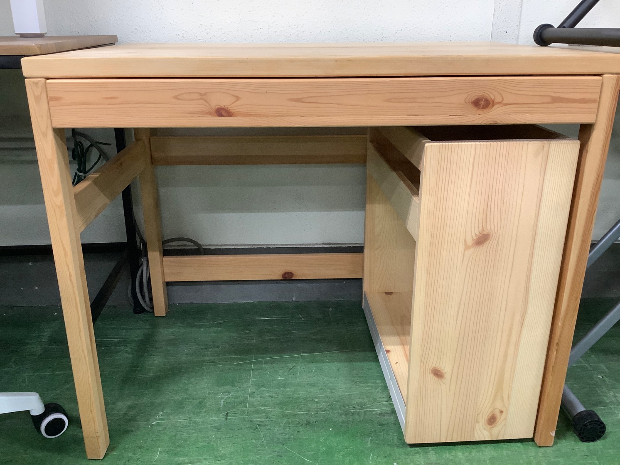 パイン材！！】無印良品 デスク ワゴン付 が買取入荷しました！｜2024