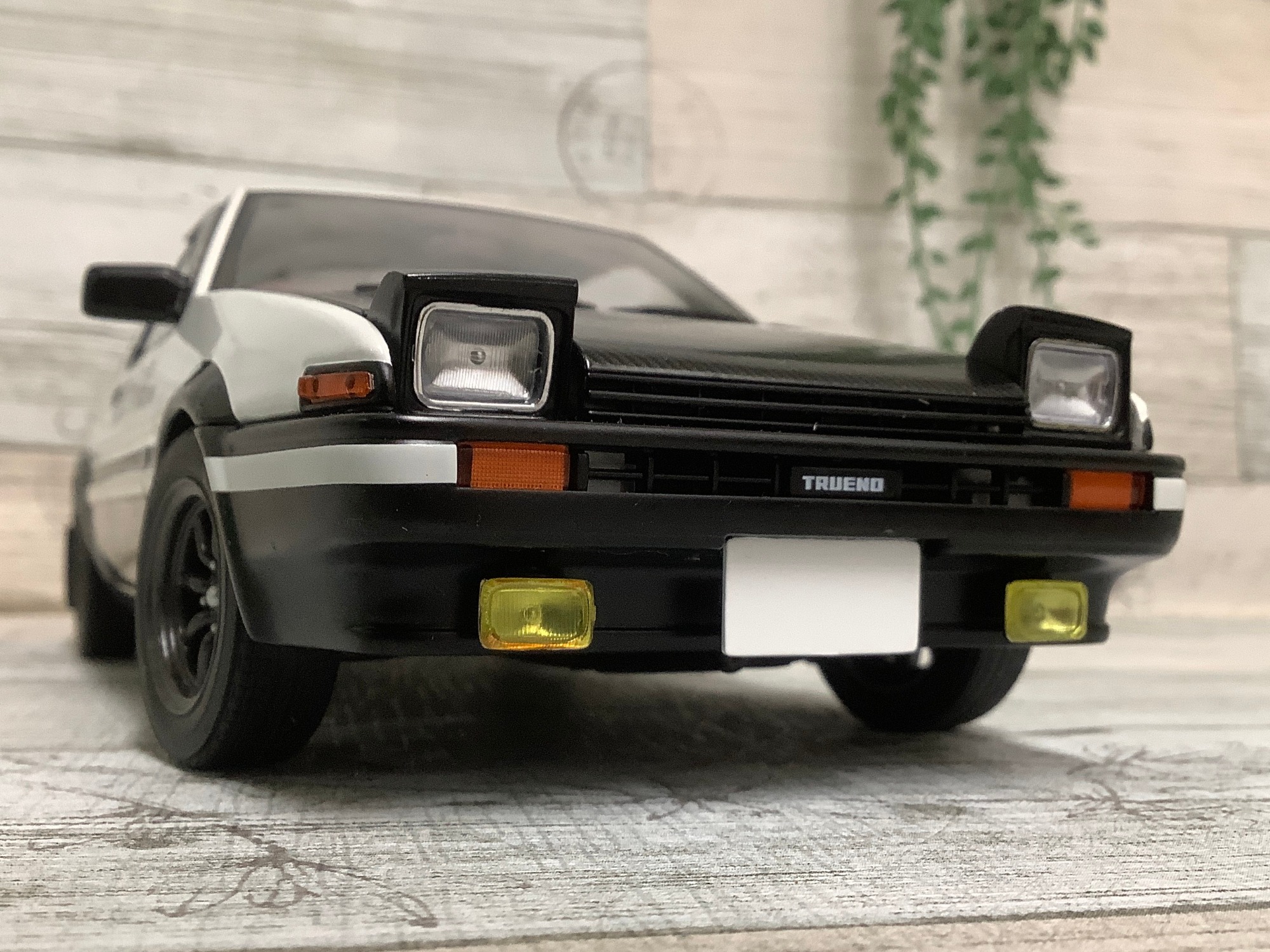世界最速の豆腐屋！TOYOTA AE86（ハチロク）トレノの1/18スケール