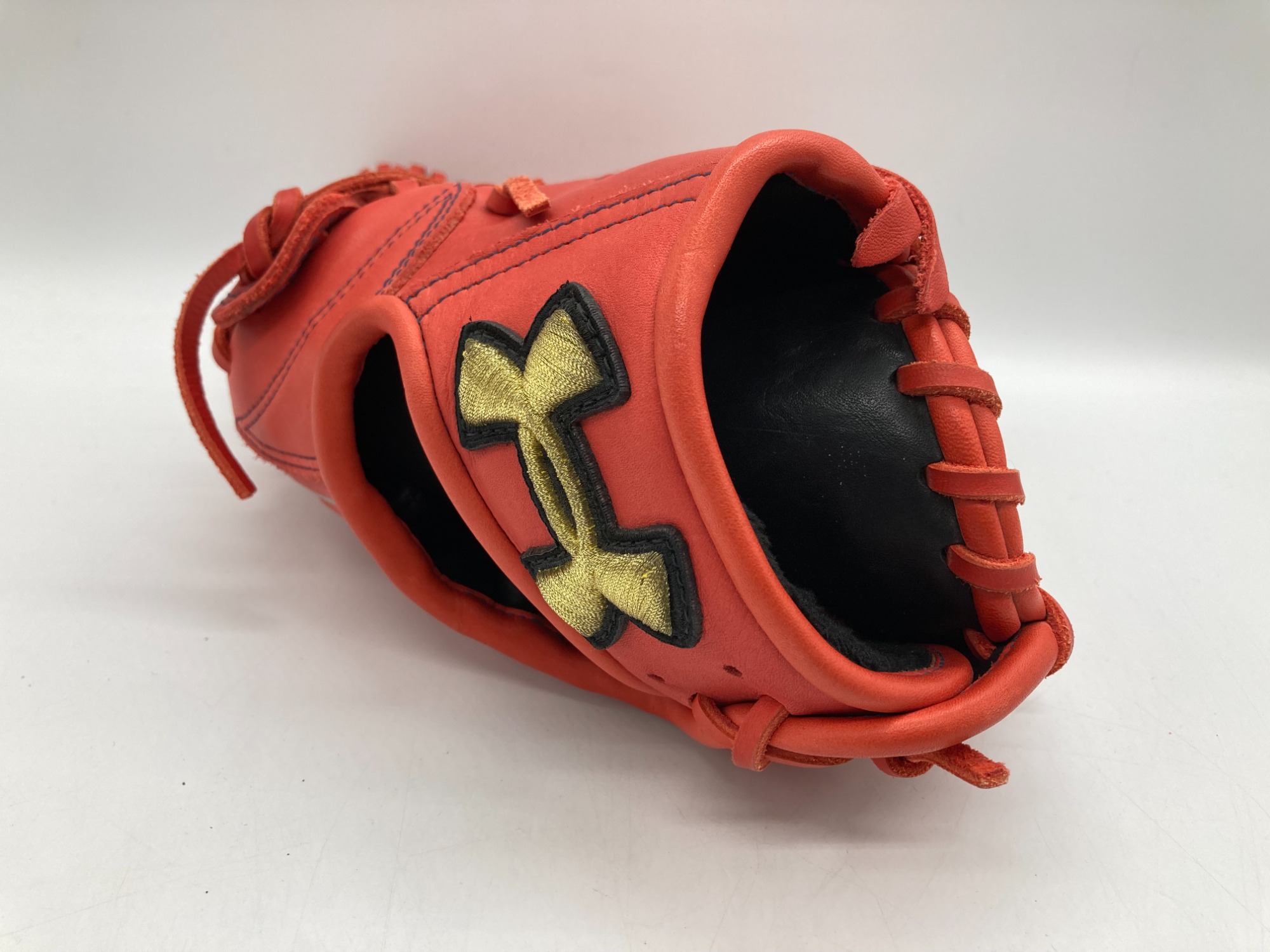 スマホで購入】UNDER ARMOUR(アンダーアーマー)の軟式グローブをご紹介