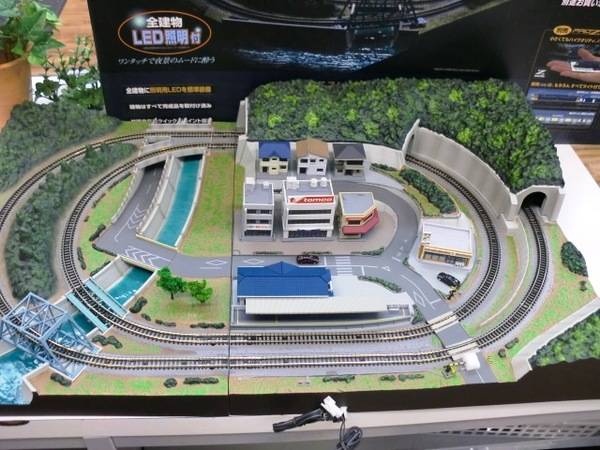 松戸店】完成品ジオラマ！Zゲージのジオラマコースが入荷！｜2016年03