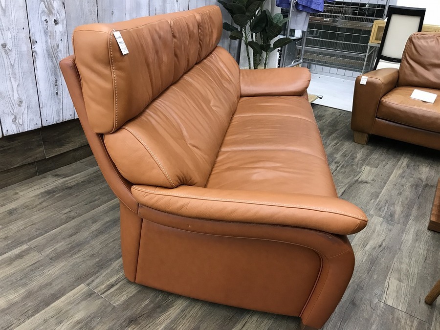 karimoku（カリモク）】人気のZT73シリーズのオットマン付き3人掛け