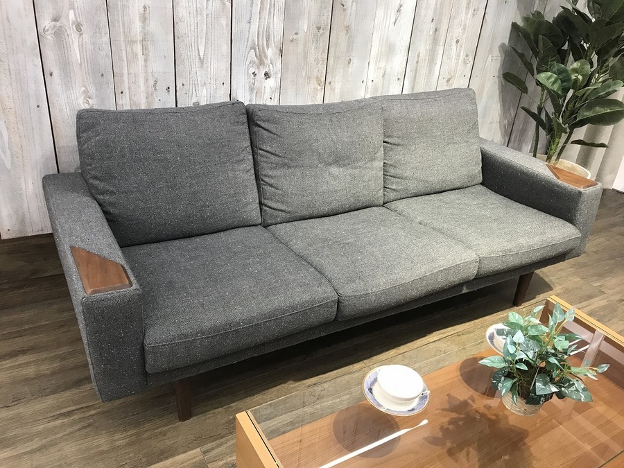 unico（ウニコ）】廃盤品！北欧ヴィンテージスタイルの3人掛けソファ