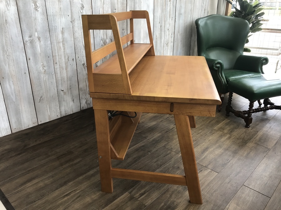 飛騨産業】無垢材天板を使用したやさしい学習机（beginシリーズ）が