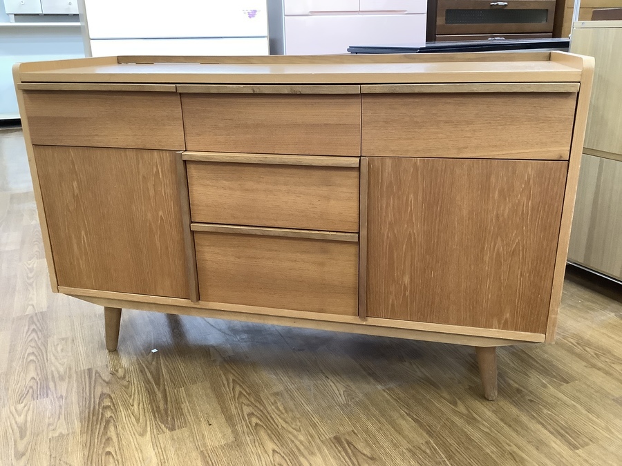 北欧テイストで人気のUNICO(ウニコ）アルベロ チェスト買取入荷いたし