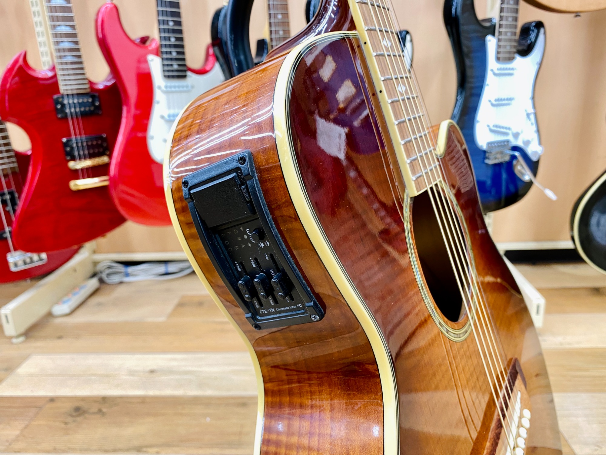 Takamineの廉価ブランド Cooder by Takamineからエレアコ TCP-450 買取