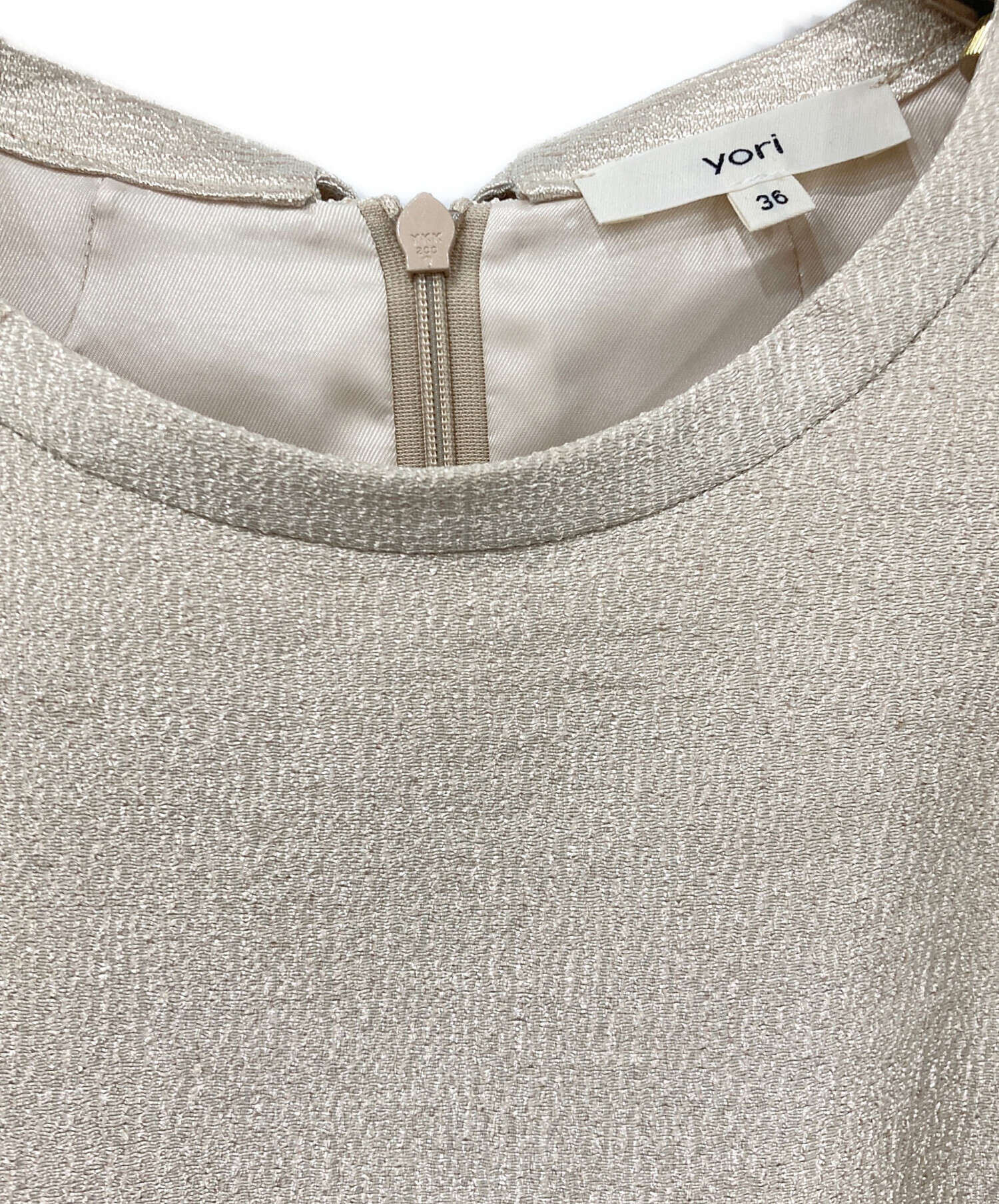 中古・古着通販】YORI (ヨリ) シャイニーパフブラウス ベージュ サイズ