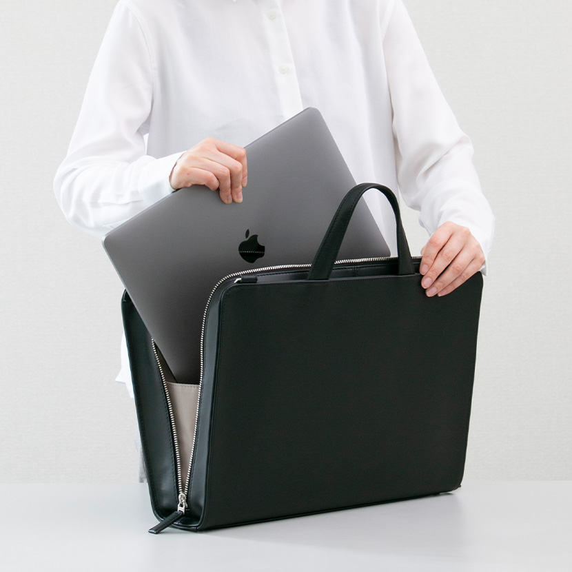 キャリーに固定できる2WAY仕様の多機能ビジネスバッグ – 革・レザー