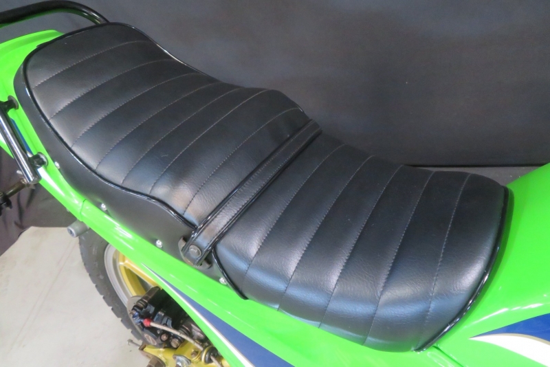 Z400GP LIME GREEN 変形タックロールシート｜260万円｜旧車・絶版