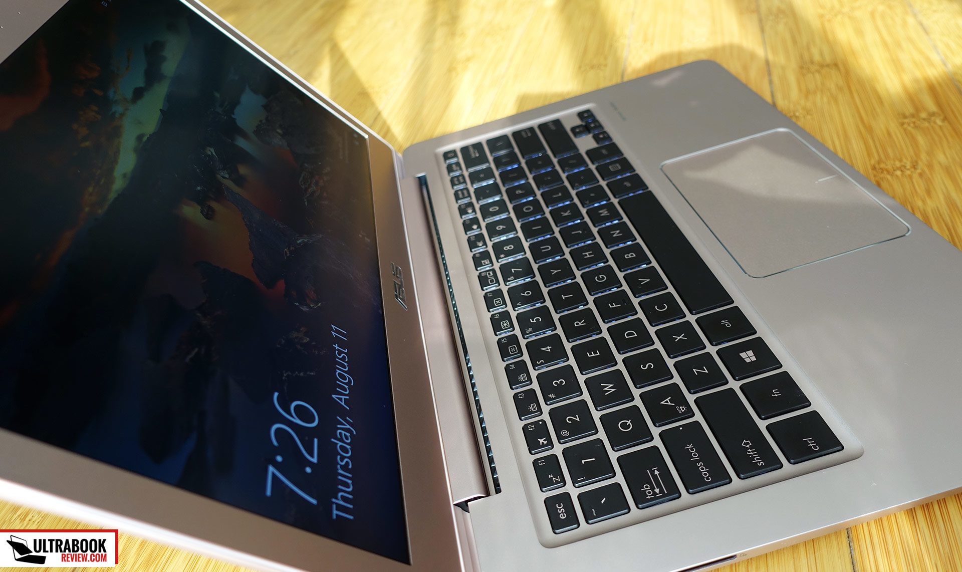 Asus Zenbook UX330UA review - premium 13-incher for the average