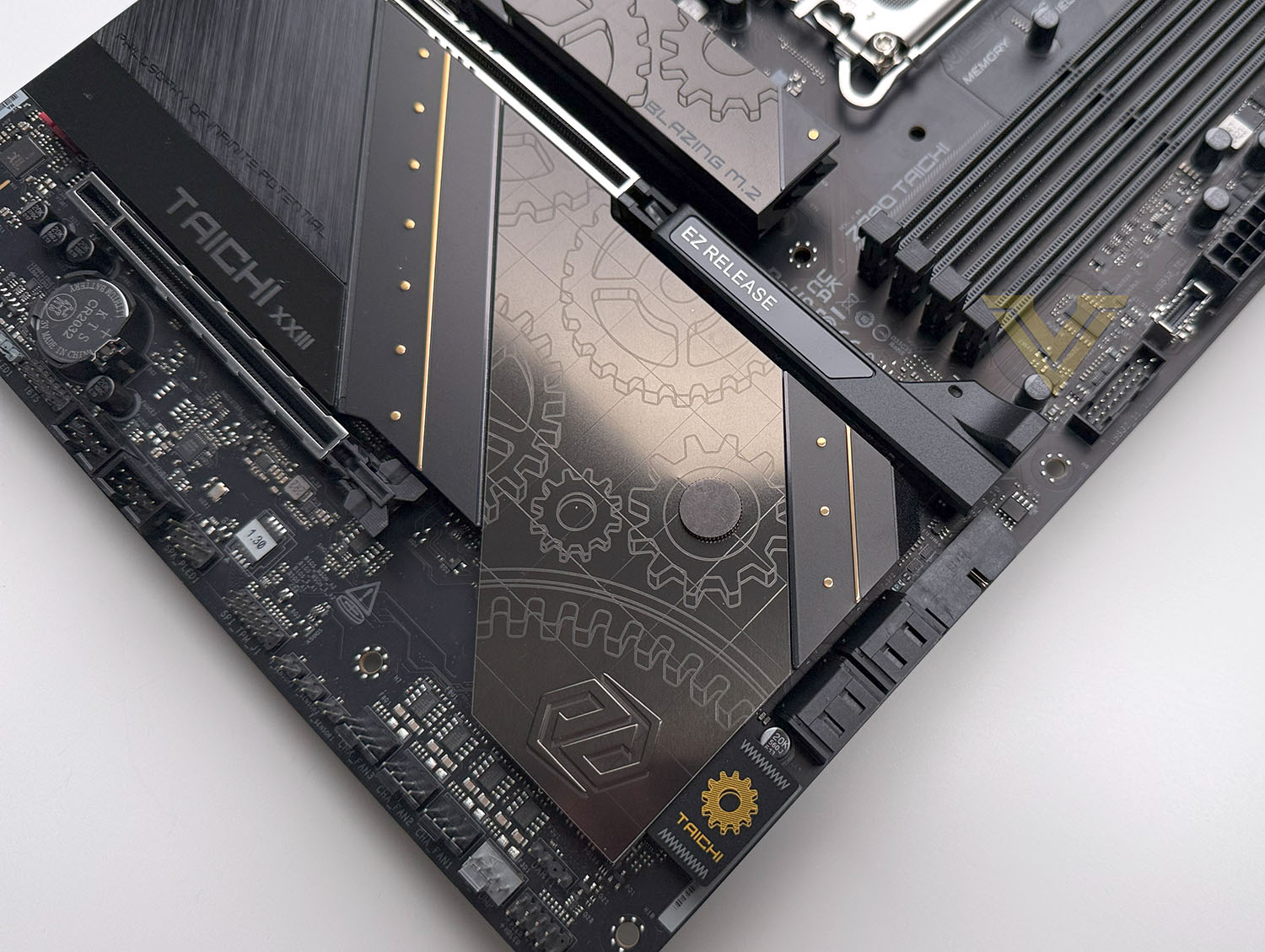 ASRock Z890 TAICHI Review - Closer Look