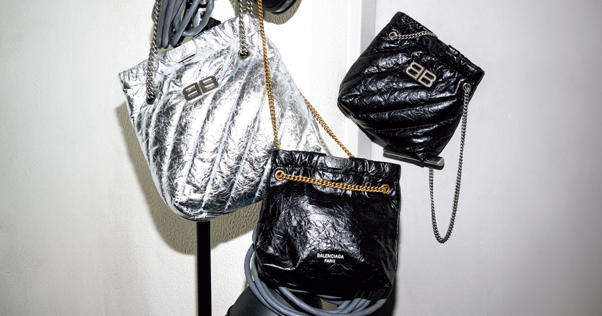 BALENCIAGA】クセあり質感レザーが映え！春の推しバッグは「CRUSH