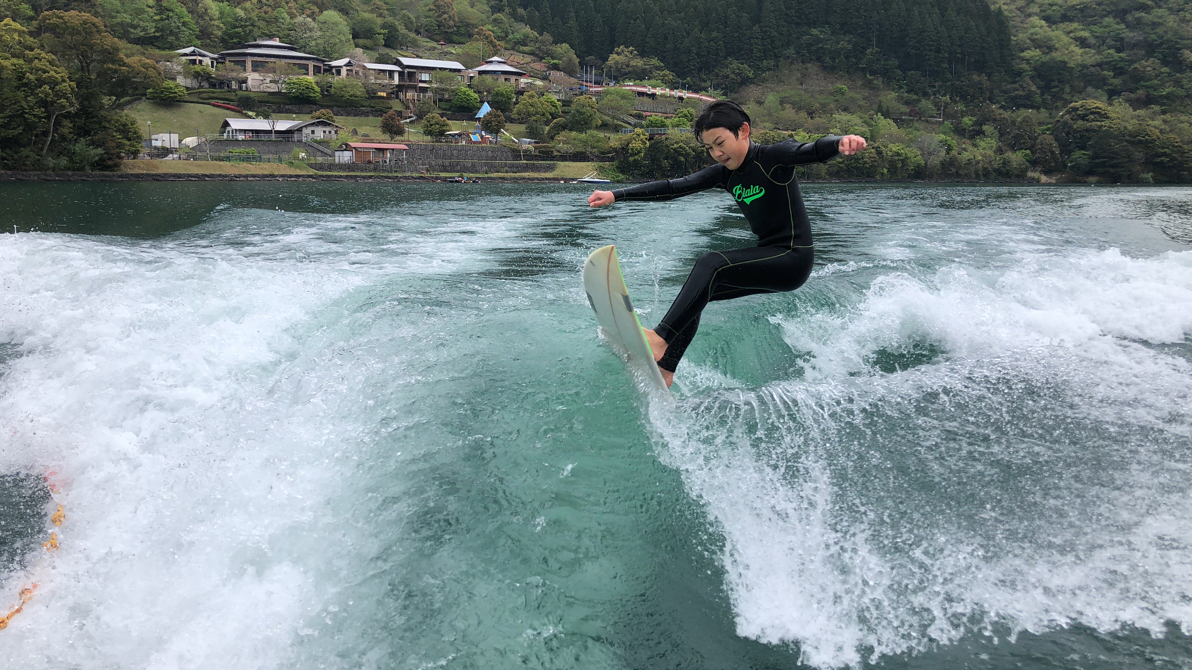 WHIZ（ウェイクボード体験） – 美郷町公式観光サイト