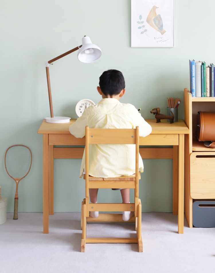 国産無垢材を使ったシンプルな学習机｜家具と学習机の専門店キシル