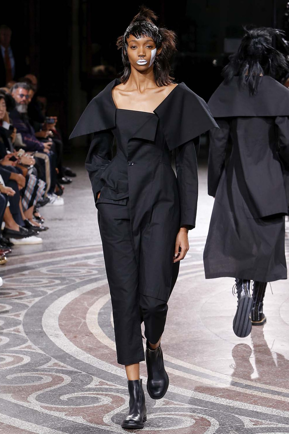 SPRING / SUMMER 2017 | Yohji Yamamoto (ヨウジヤマモト) Official Site