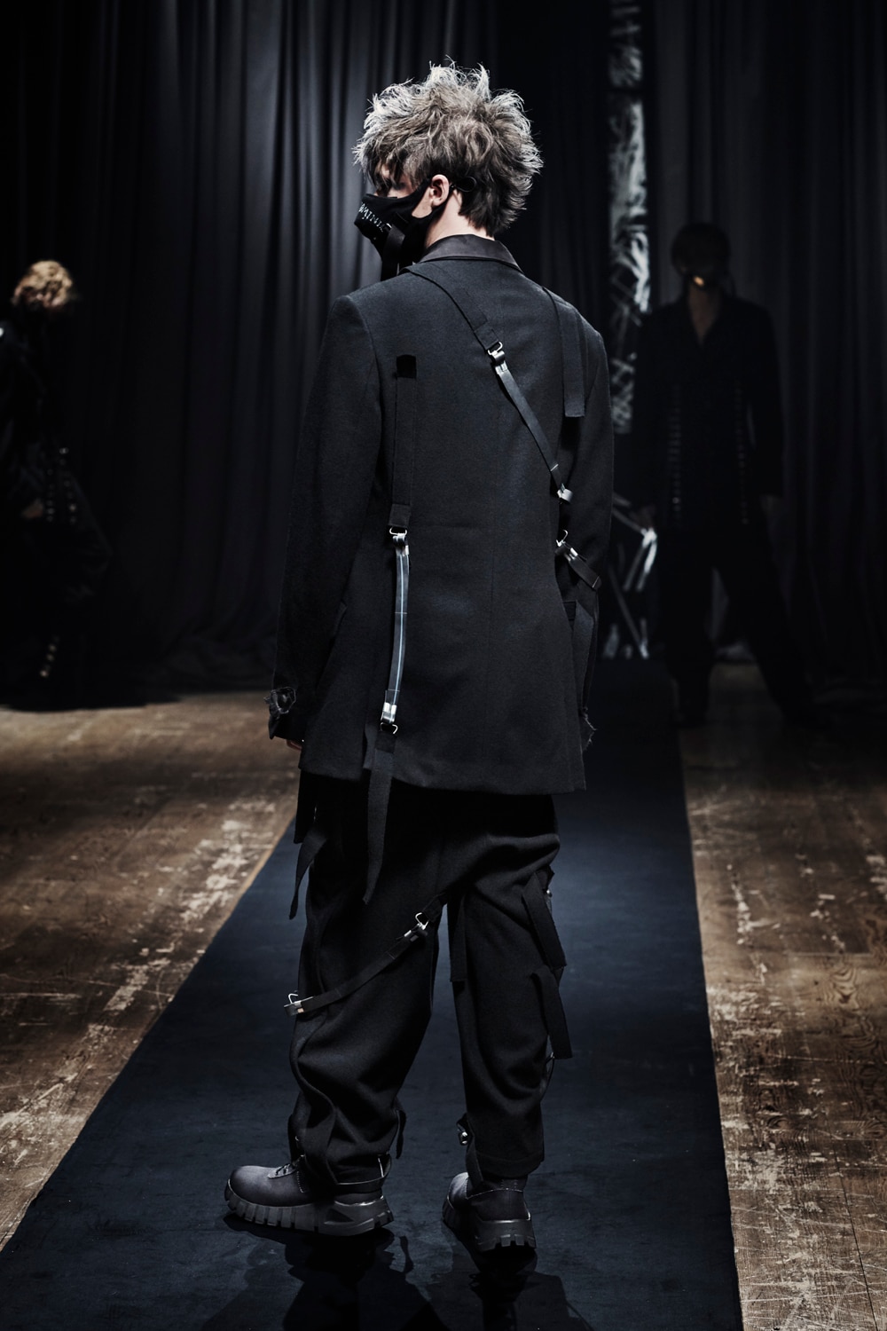 AUTUMN / WINTER 2021-22 | Yohji Yamamoto (ヨウジヤマモト) Official