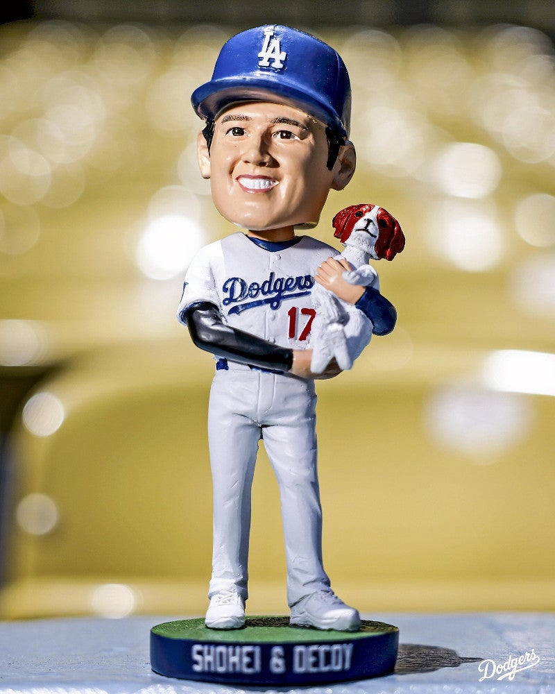大谷翔平と愛犬デコピンのボブルヘッド人形、8月に来場者プレゼント